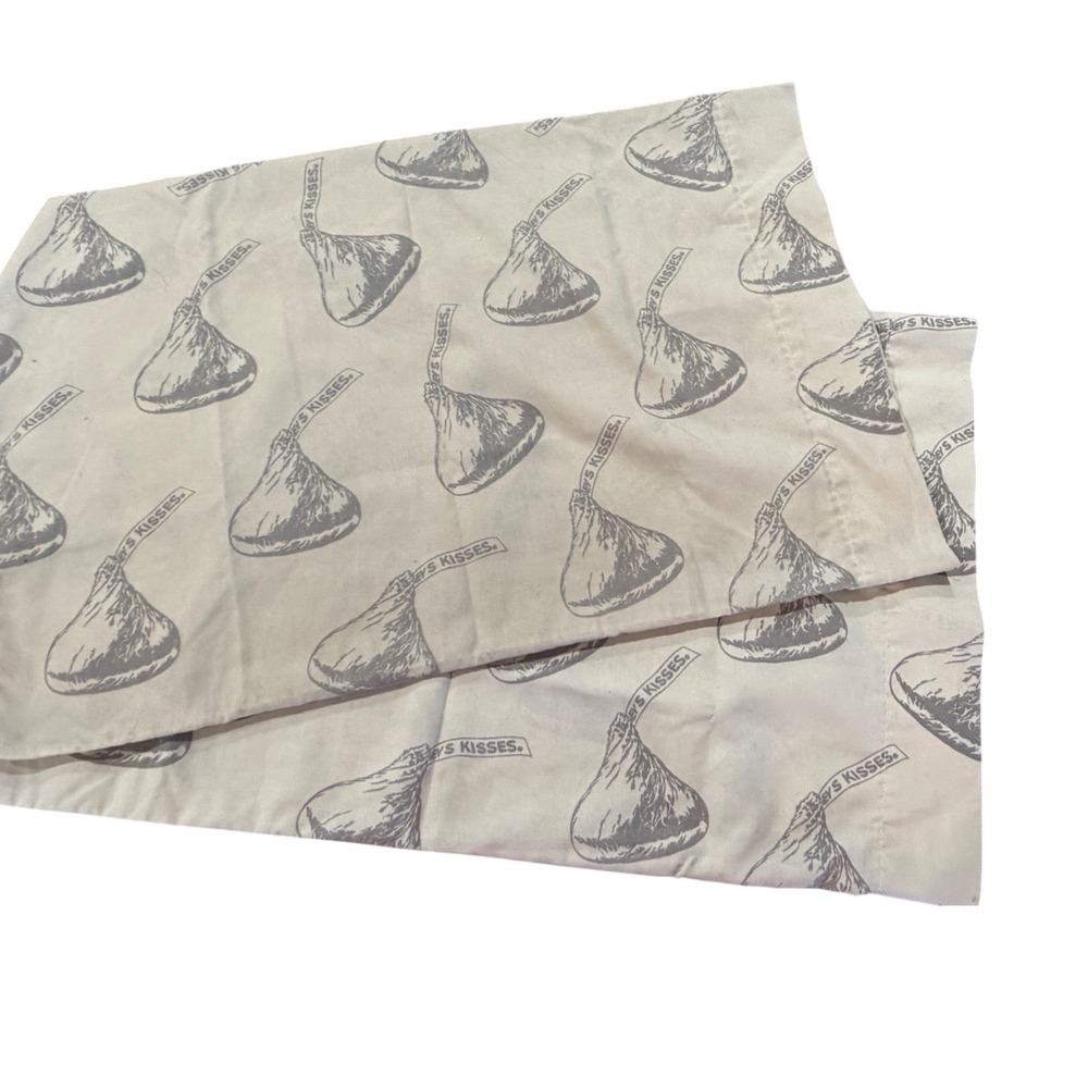 Vintage Hershey's Kisses Pillowcases Set of 2 Chocolate Candy Novelty AS IS - Picture 3 of 10